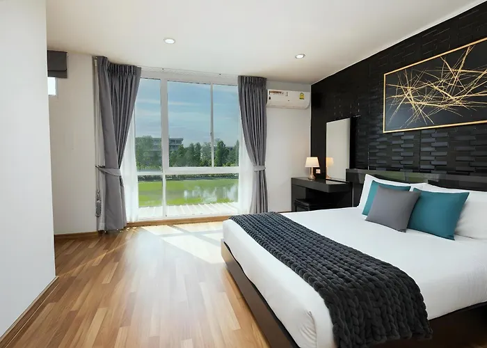 Spacious 3br Bkk Near 3 Private Bathrooms Family Bangkok