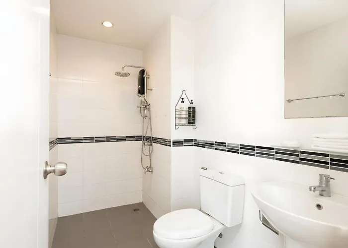 Spacious 3br Bkk Near 3 Private Bathrooms Family Ferienhaus Bangkok