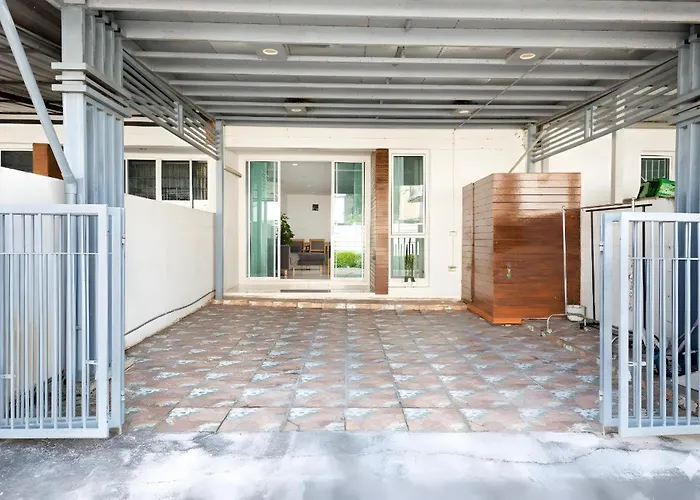 Spacious 3br Bkk Near 3 Private Bathrooms Family Ferienhaus